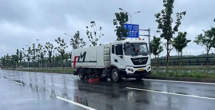 “汛”速出击!直击京津冀抗洪第一线的环卫力量(图6) “汛”速出击!直击京津冀抗洪第一线的环卫力量(图6)