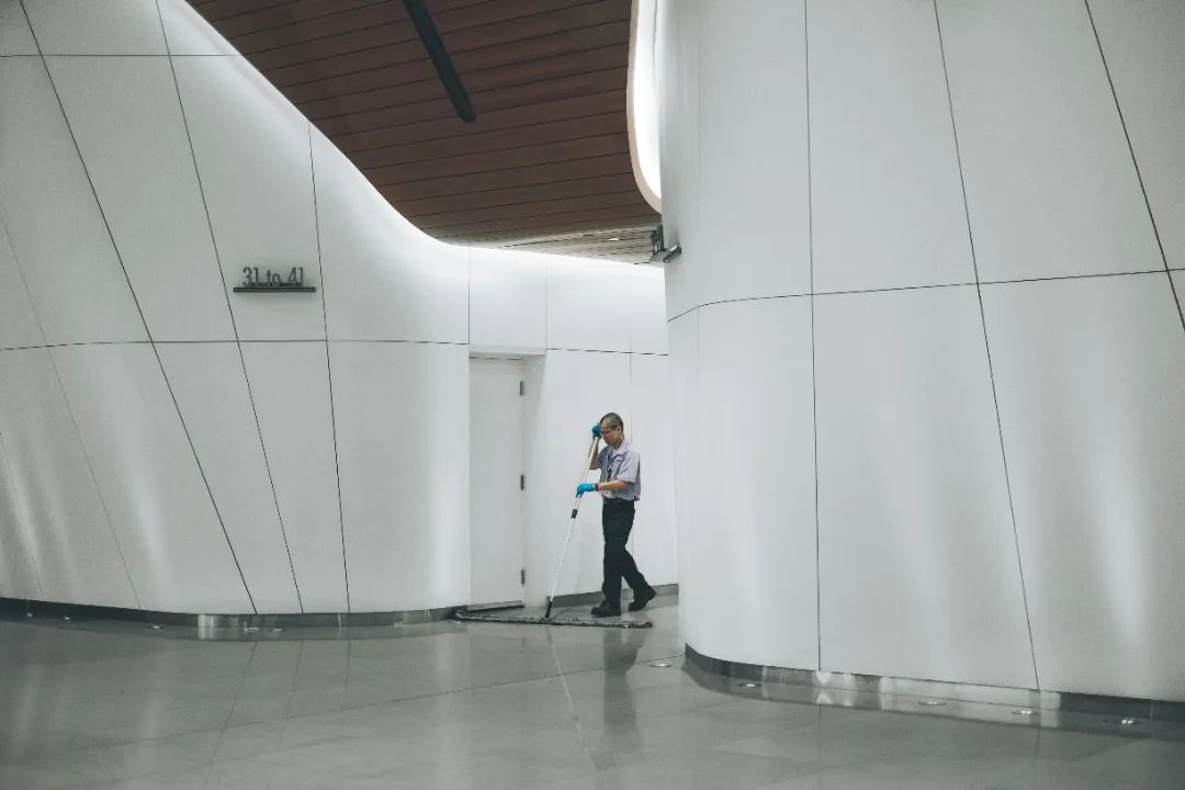 verne-ho-MwW-zrkYSIU-unsplash.jpg 全球保洁市场迎来蓄势增长 2027年市场规模将达到约4,500亿美元!(图2)